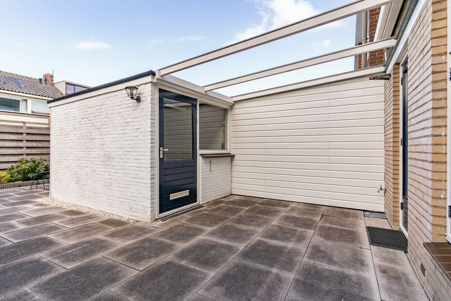 Tussenwoning te koop: Julianalaan 5, Nieuwkoop