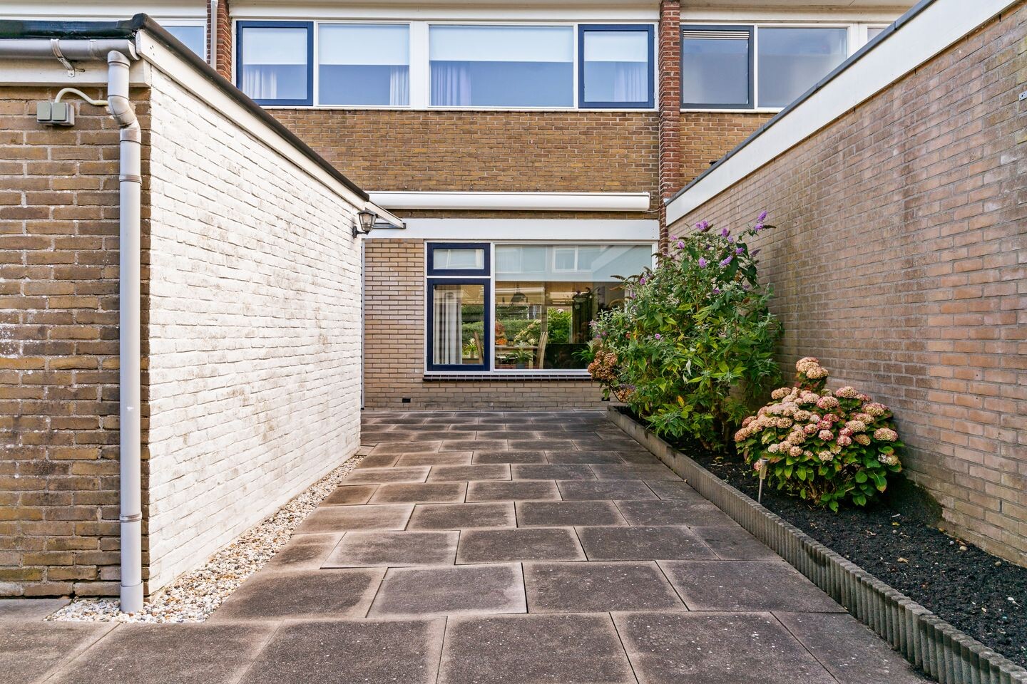 Tussenwoning te koop: Julianalaan 5, Nieuwkoop