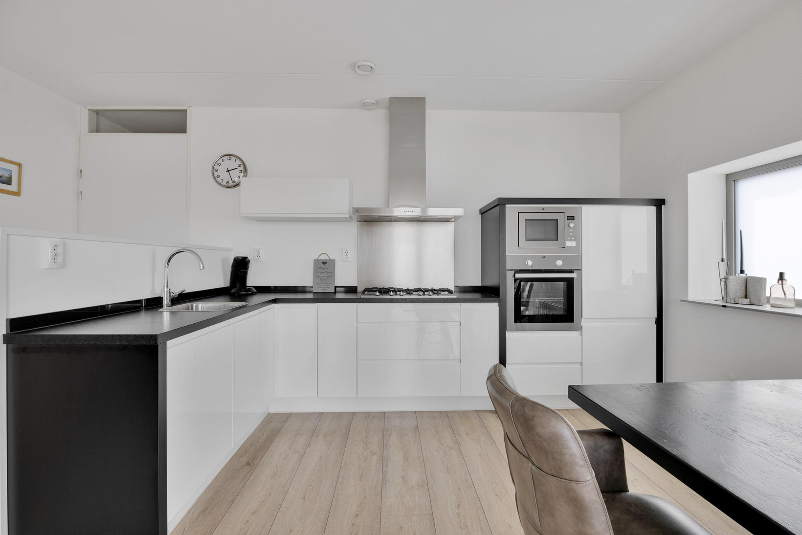 Appartement te koop: Simon van Capelweg 205, Noorden