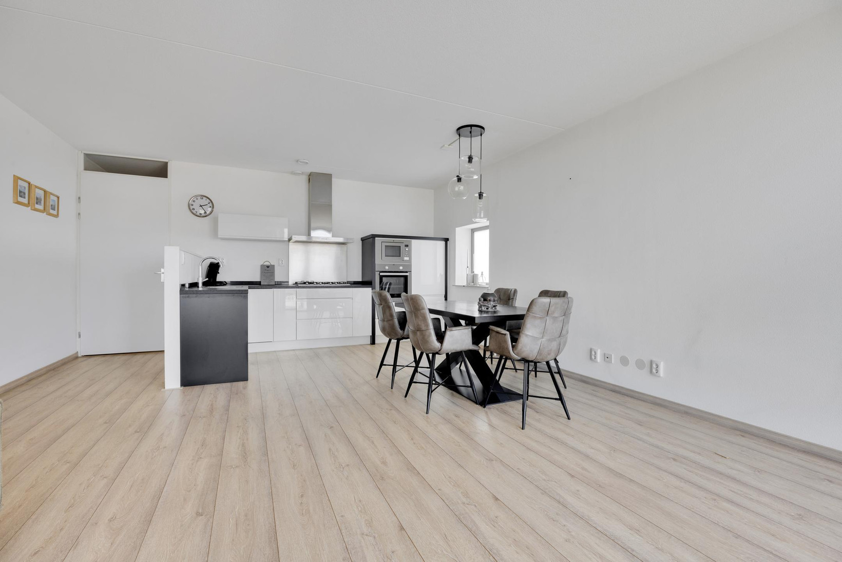 Appartement te koop: Simon van Capelweg 205, Noorden