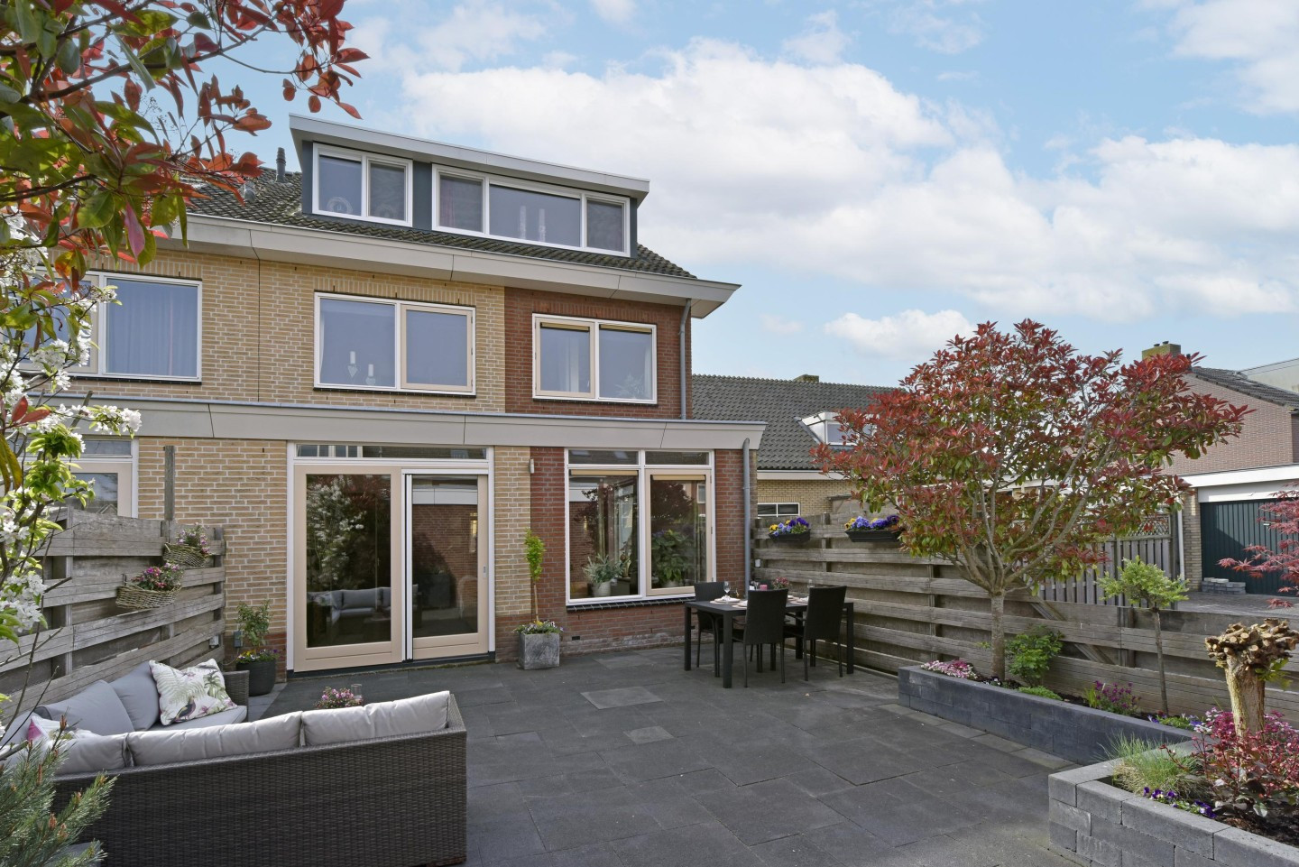 Twee-onder-één-kap te koop: Hertog Albrechtstraat 84, Zevenhoven