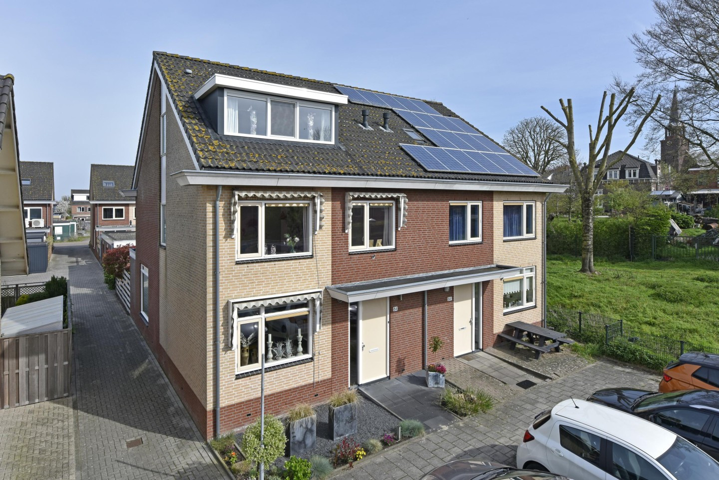 Twee-onder-één-kap te koop: Hertog Albrechtstraat 84, Zevenhoven
