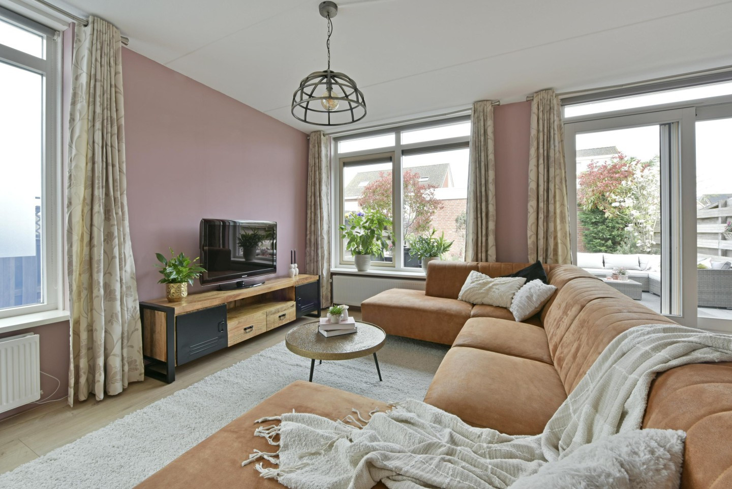 Twee-onder-één-kap te koop: Hertog Albrechtstraat 84, Zevenhoven