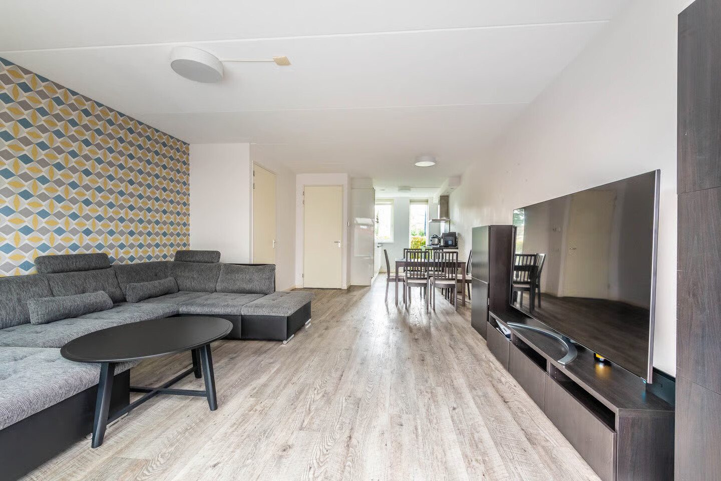 Tussenwoning te koop: Veldesdoorn 9, Nieuwveen