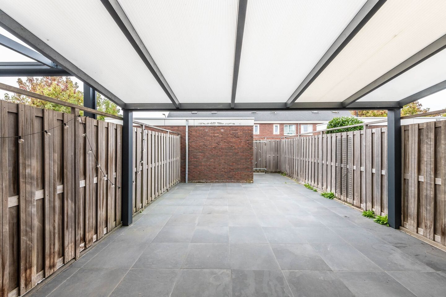 Tussenwoning te koop: Veldesdoorn 9, Nieuwveen