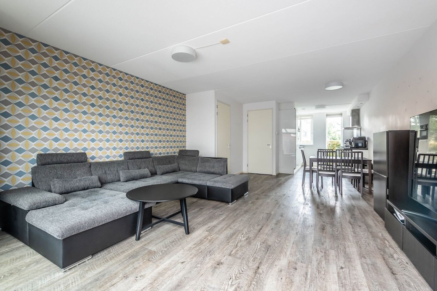 Tussenwoning te koop: Veldesdoorn 9, Nieuwveen