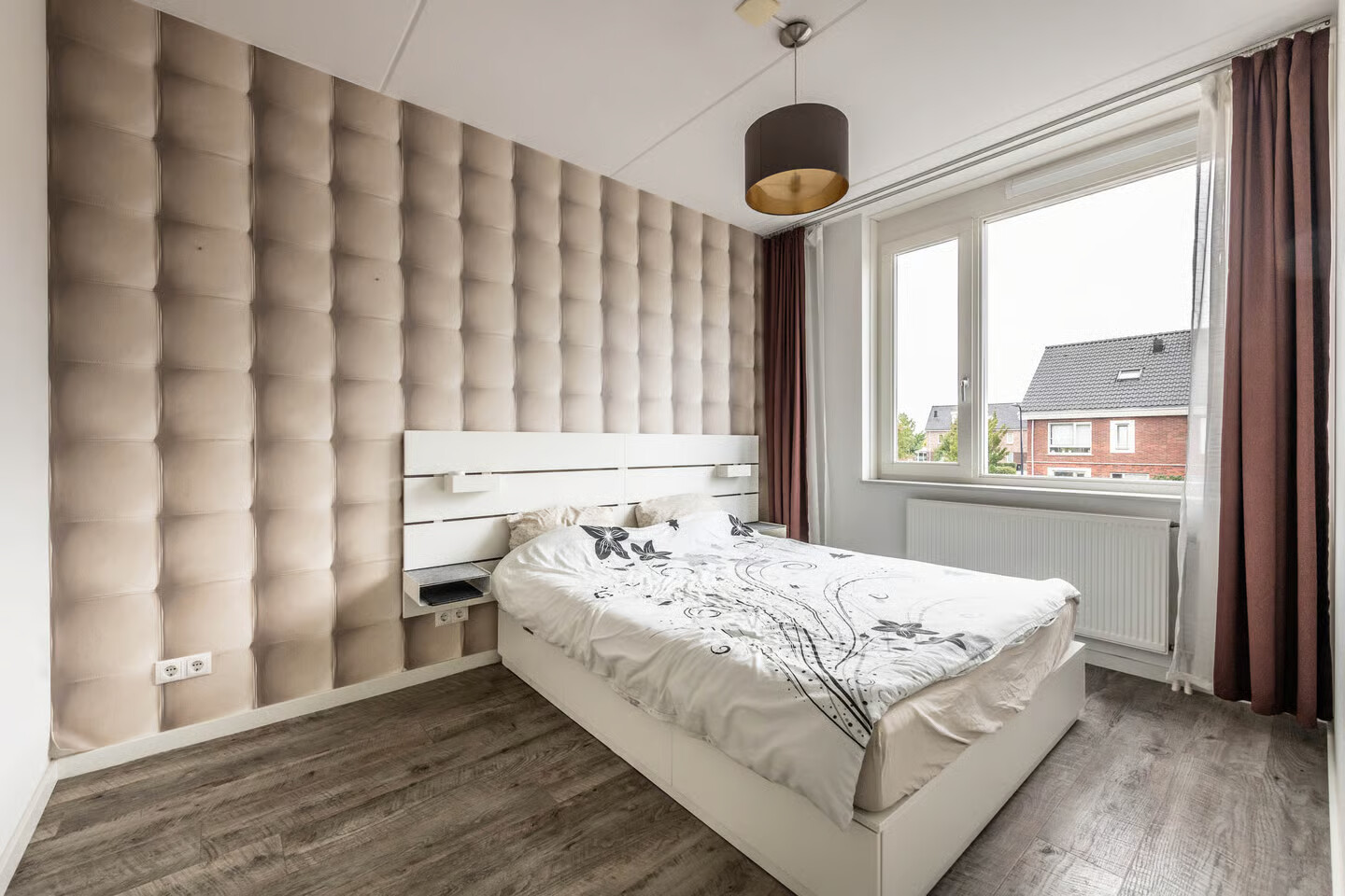 Tussenwoning te koop: Veldesdoorn 9, Nieuwveen