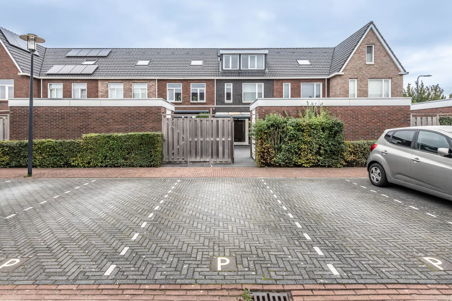 Tussenwoning te koop: Veldesdoorn 9, Nieuwveen