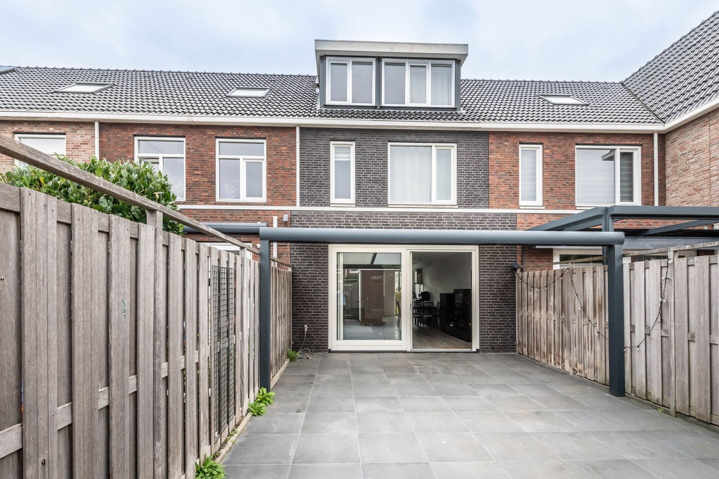 Tussenwoning te koop: Veldesdoorn 9, Nieuwveen