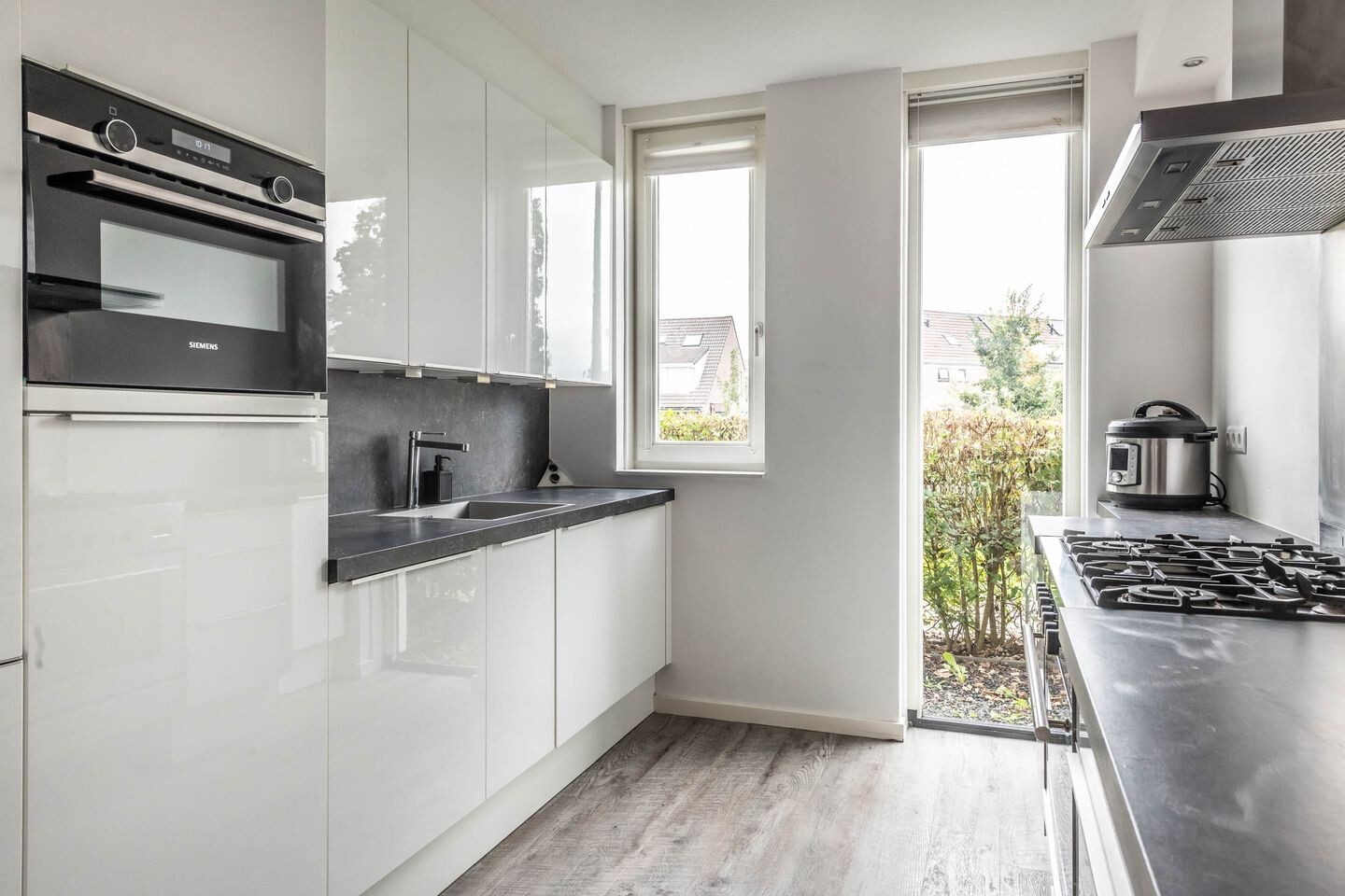 Tussenwoning te koop: Veldesdoorn 9, Nieuwveen