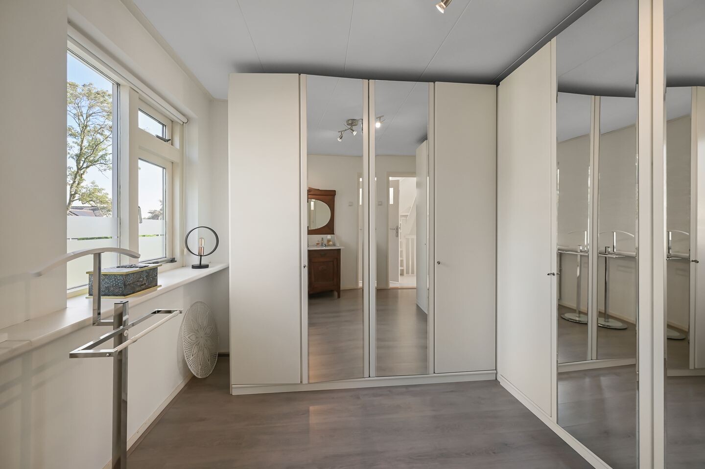Tussenwoning te koop: Kerklaan 42, Leimuiden