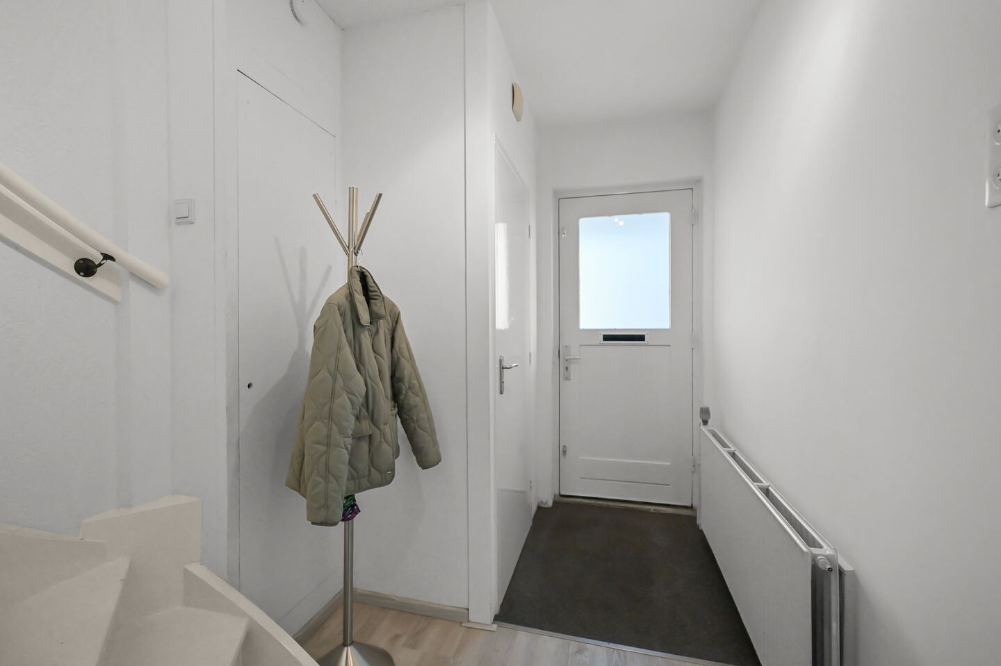 Tussenwoning te koop: Kerklaan 42, Leimuiden