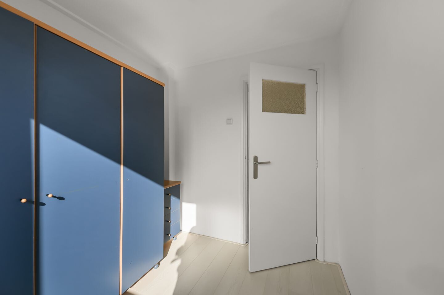Tussenwoning te koop: Kerklaan 42, Leimuiden