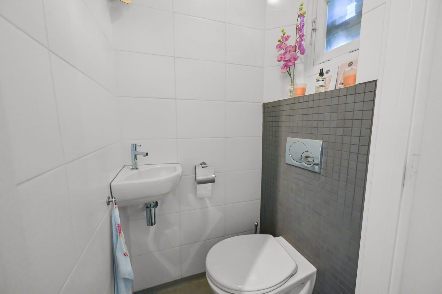 Tussenwoning te koop: Kerklaan 42, Leimuiden