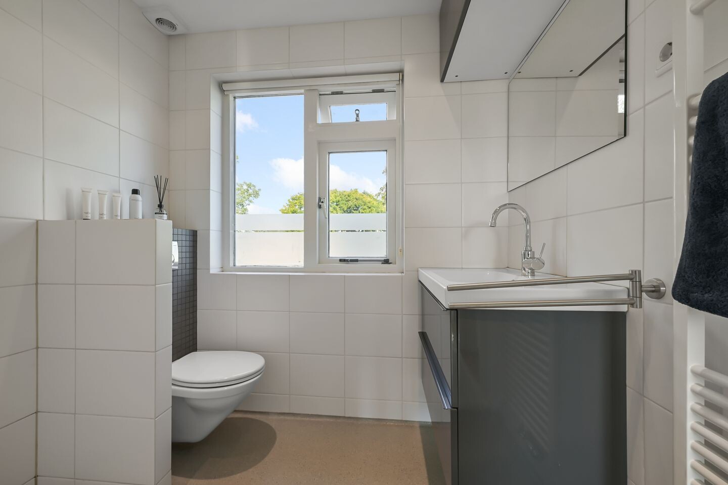Tussenwoning te koop: Kerklaan 42, Leimuiden