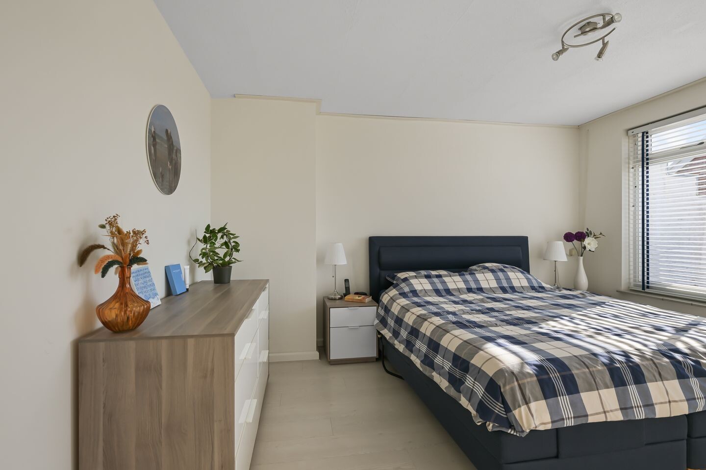 Tussenwoning te koop: Kerklaan 42, Leimuiden