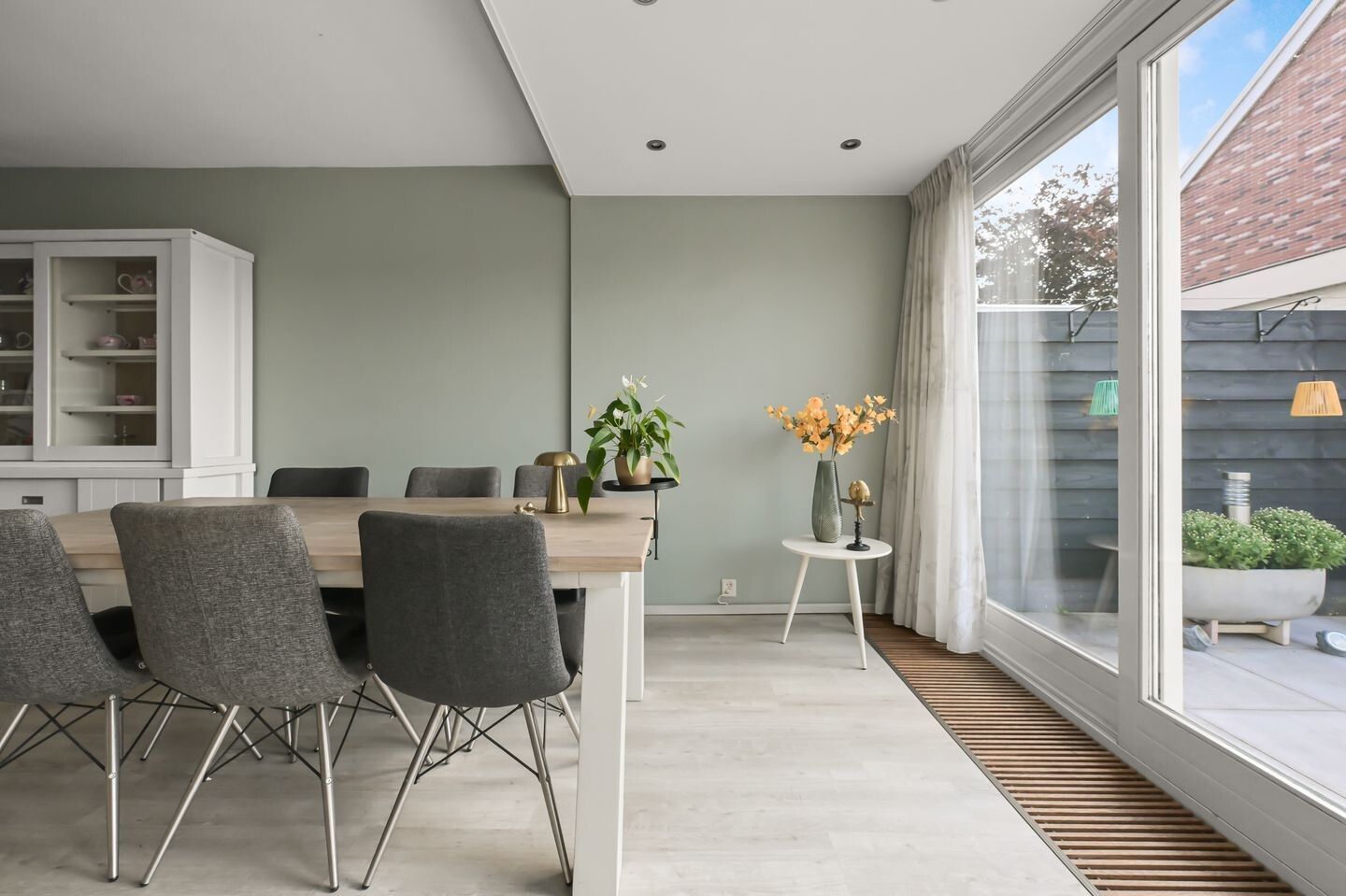 Tussenwoning te koop: Kerklaan 42, Leimuiden