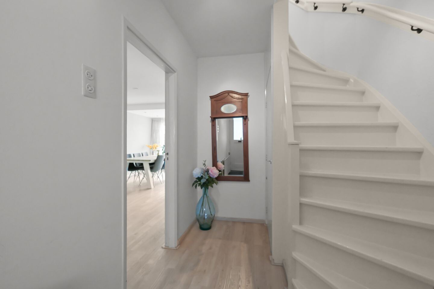 Tussenwoning te koop: Kerklaan 42, Leimuiden