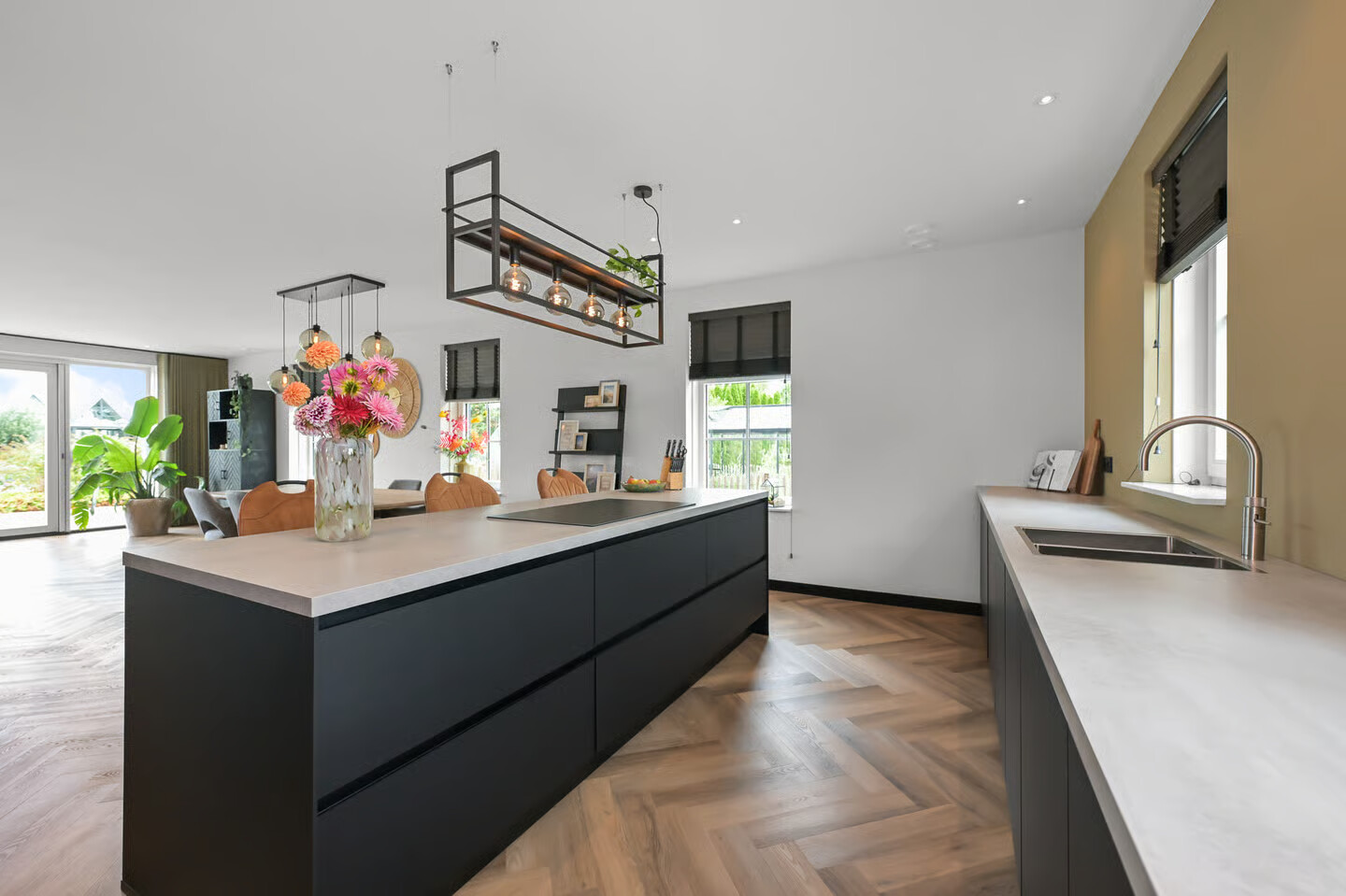 Vrijstaande woning te koop: Vriezekoop 73, Leimuiden