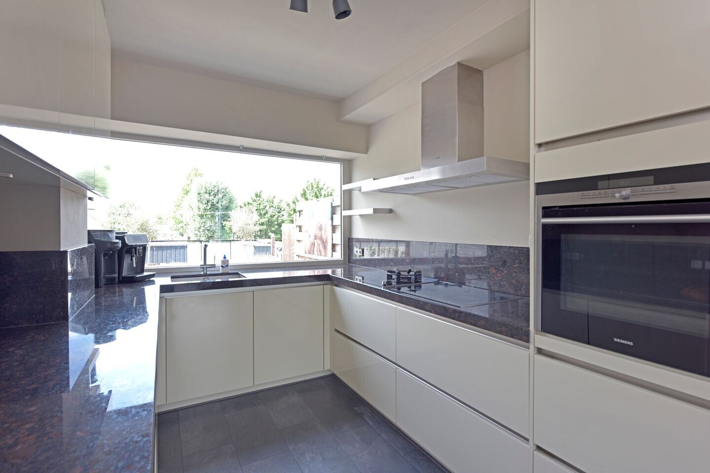 Appartement te koop: Weerenstraat 12, Ter Aar