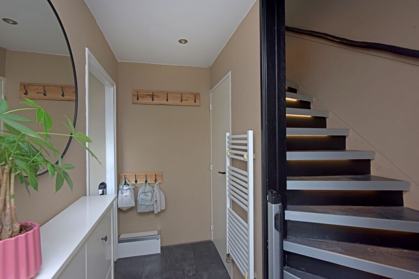 Appartement te koop: Weerenstraat 12, Ter Aar