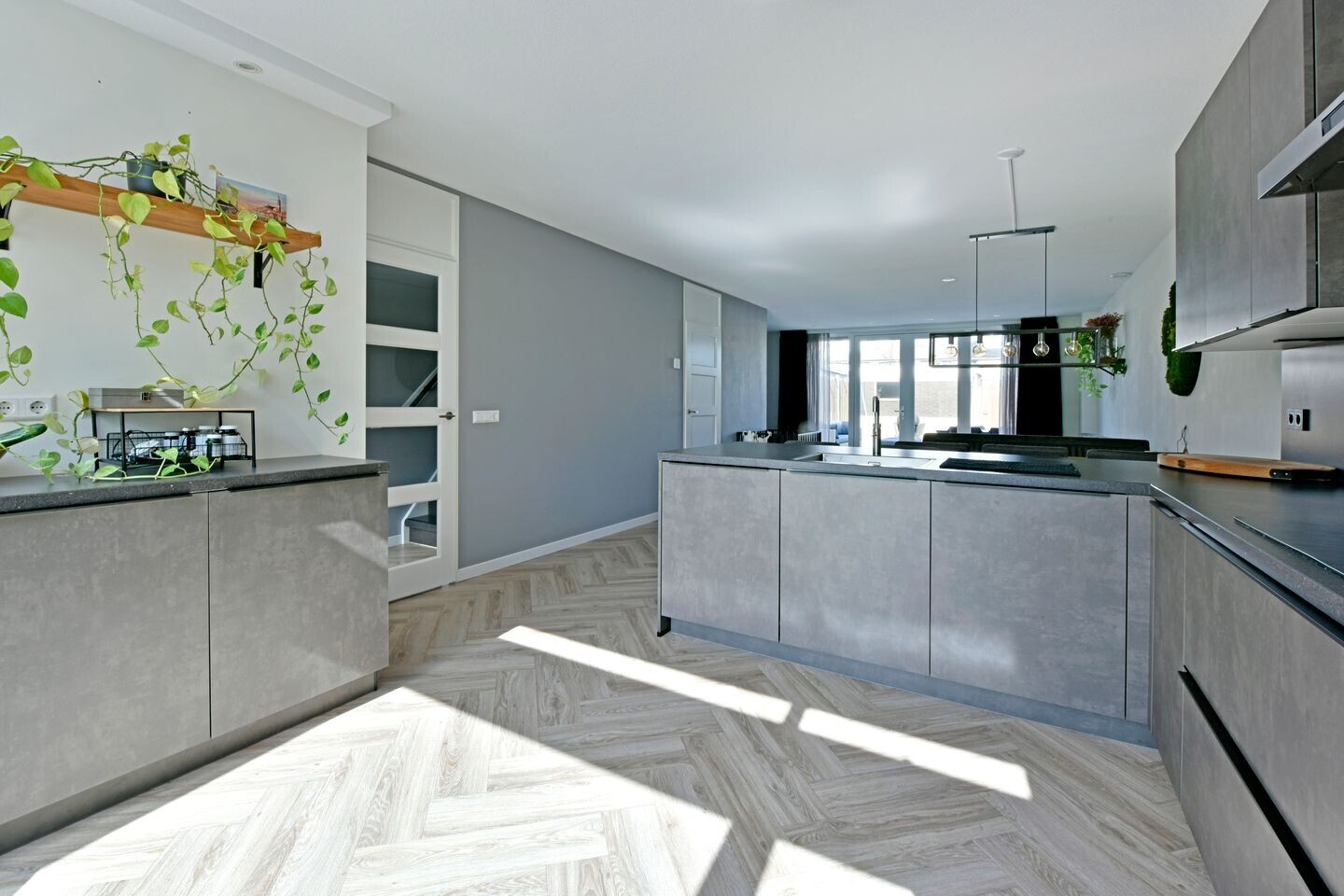 Tussenwoning te koop: W. Ontzigtstraat 6, Ter Aar