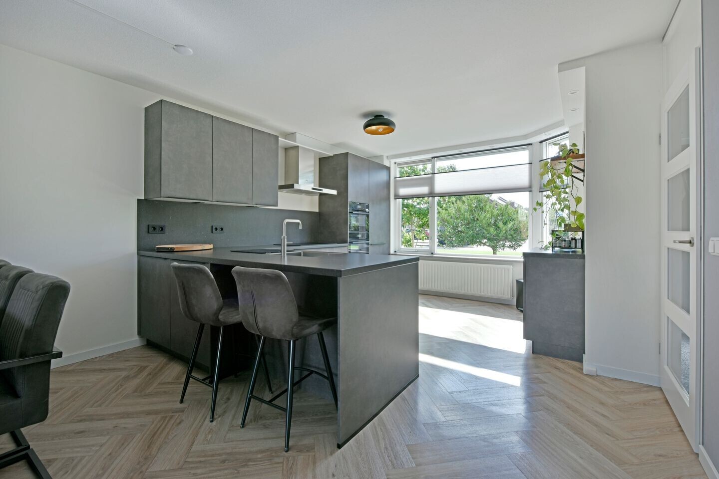 Tussenwoning te koop: W. Ontzigtstraat 6, Ter Aar