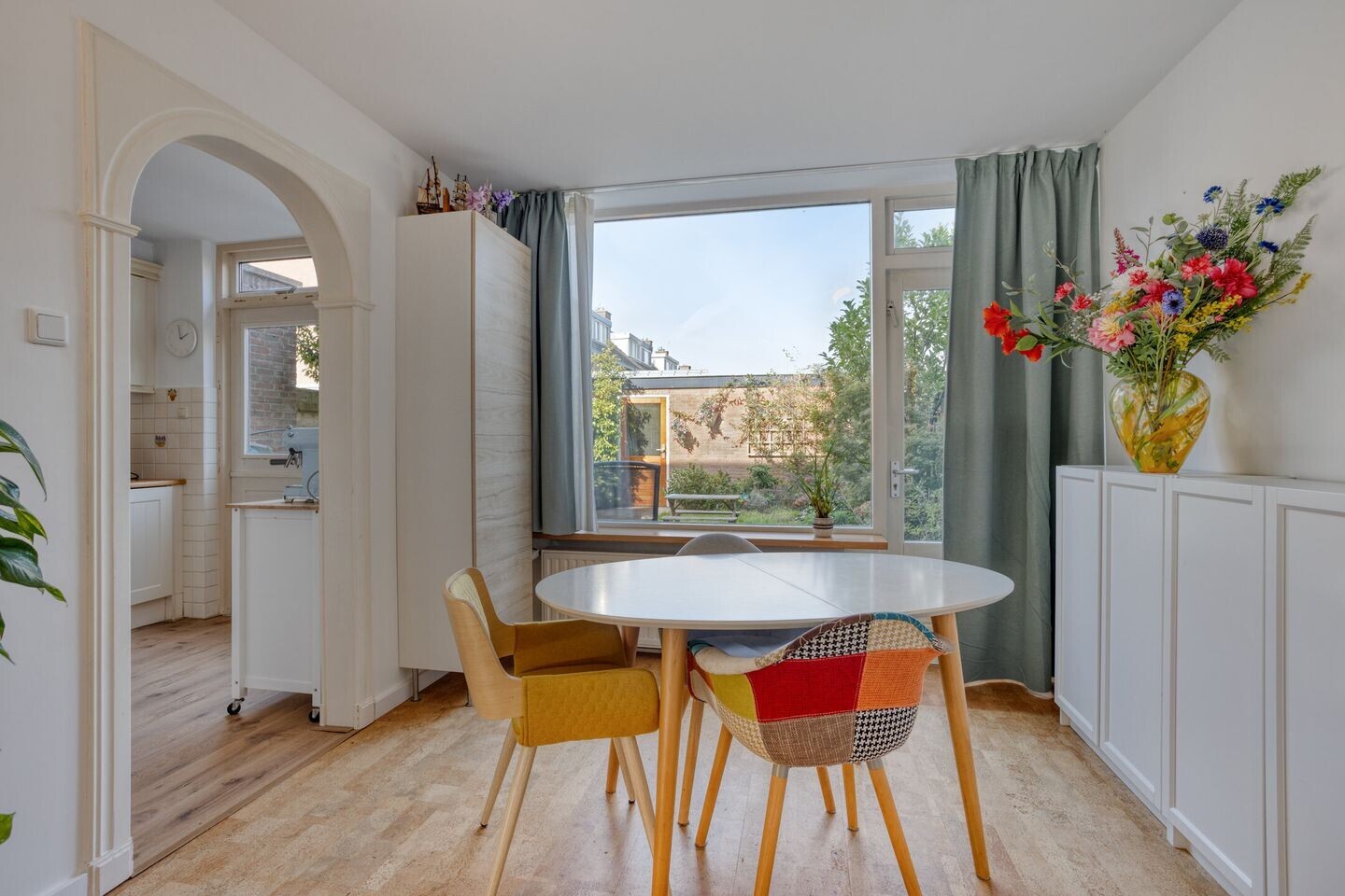 Tussenwoning te koop: Emmalaan 6, Woubrugge
