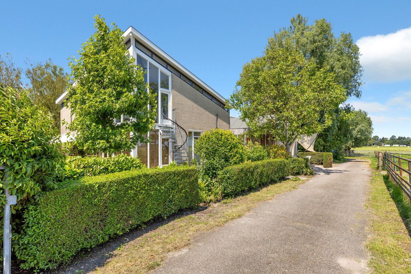 Vrijstaande woning te koop: Kerkweg 45, Woubrugge