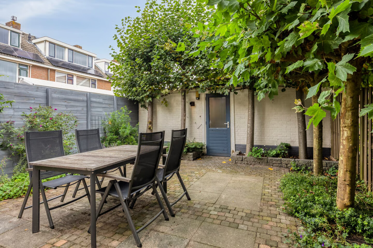 Hoekwoning te koop: Vingerhoedtstraat 13, Woubrugge