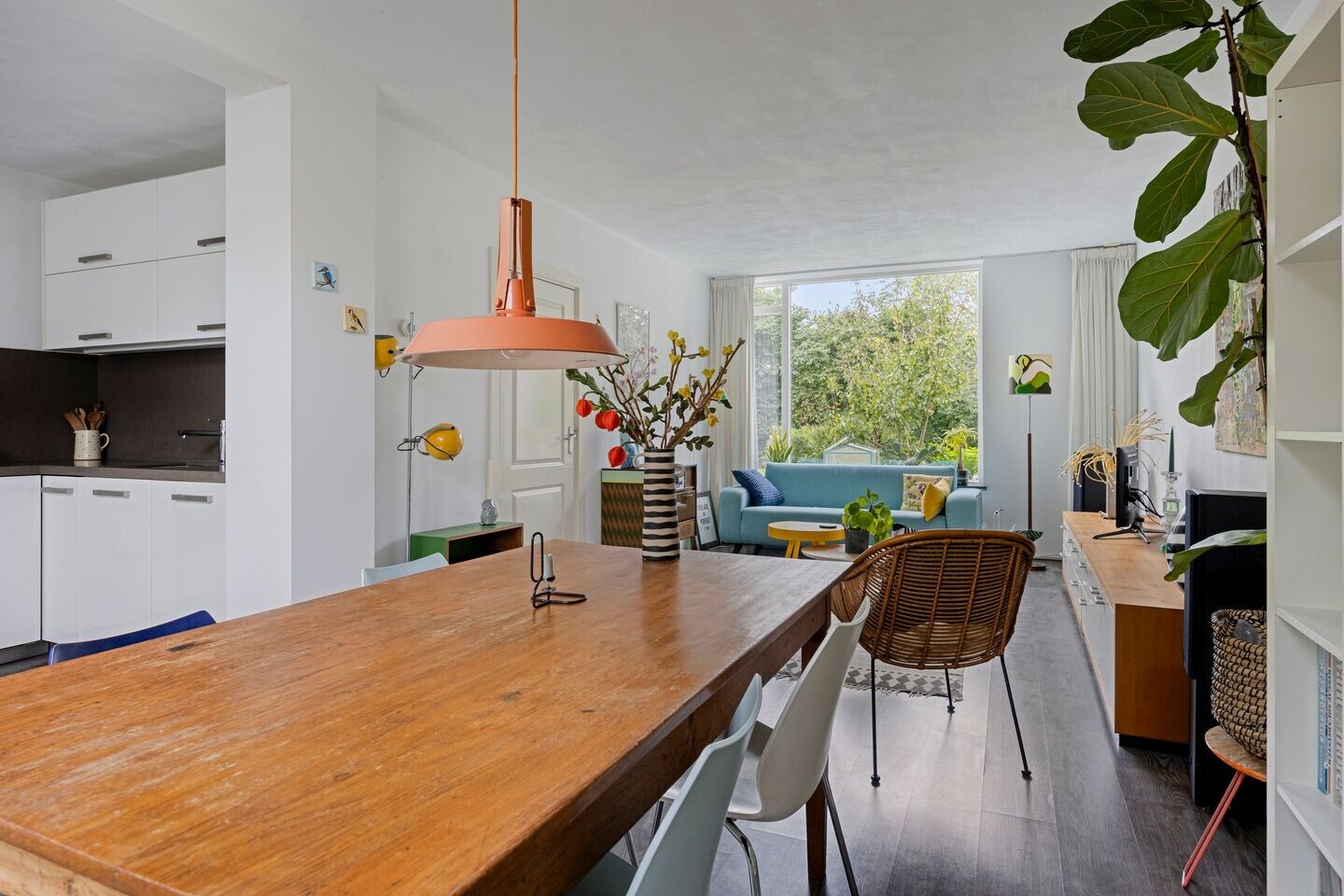 Hoekwoning te koop: Vingerhoedtstraat 13, Woubrugge