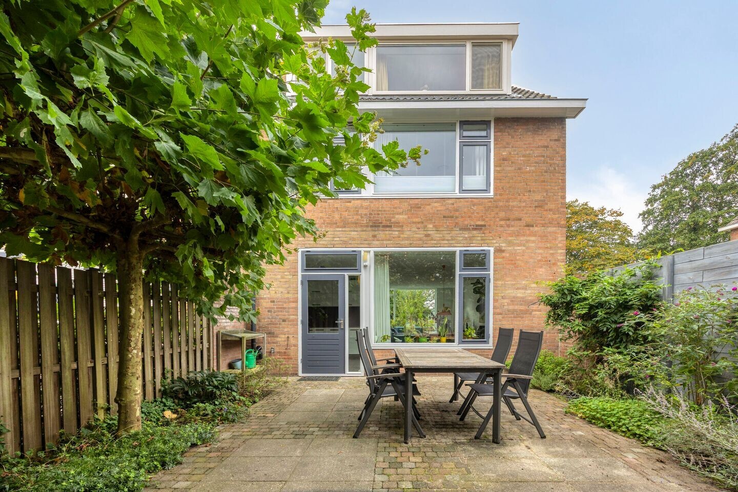 Hoekwoning te koop: Vingerhoedtstraat 13, Woubrugge