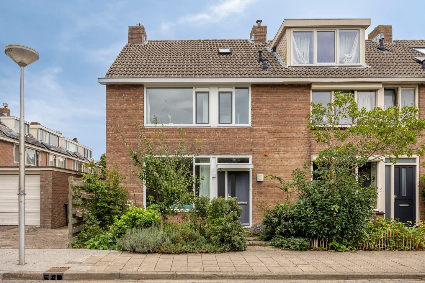 Hoekwoning te koop: Vingerhoedtstraat 13, Woubrugge