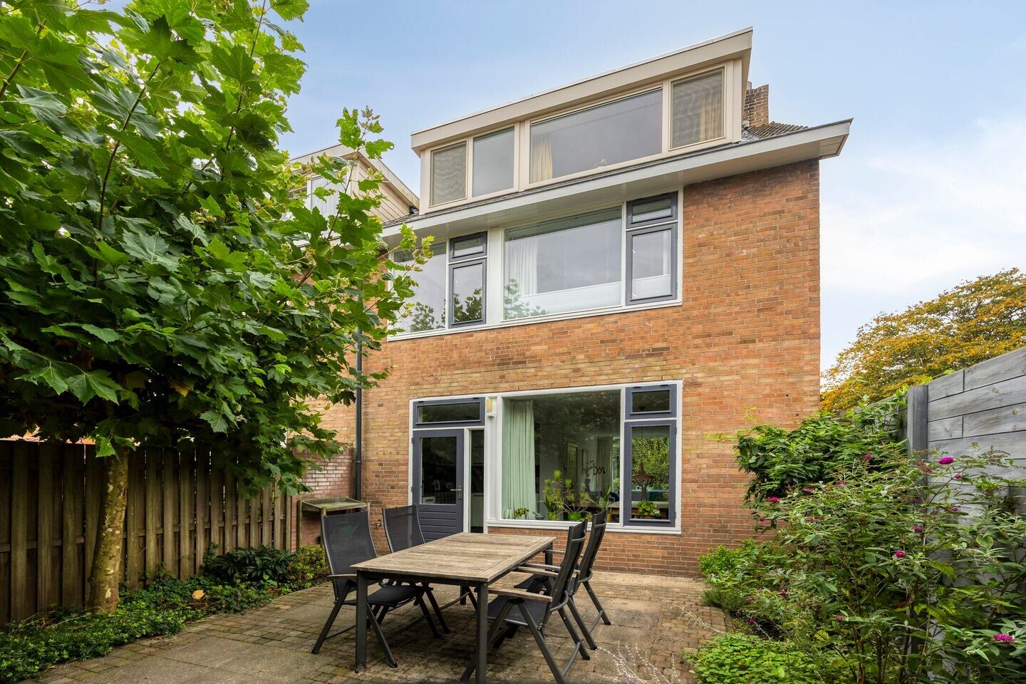 Hoekwoning te koop: Vingerhoedtstraat 13, Woubrugge