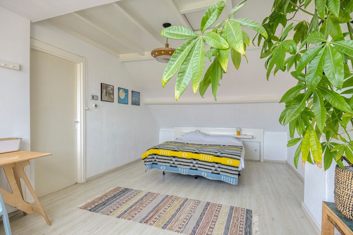 Hoekwoning te koop: Vingerhoedtstraat 13, Woubrugge