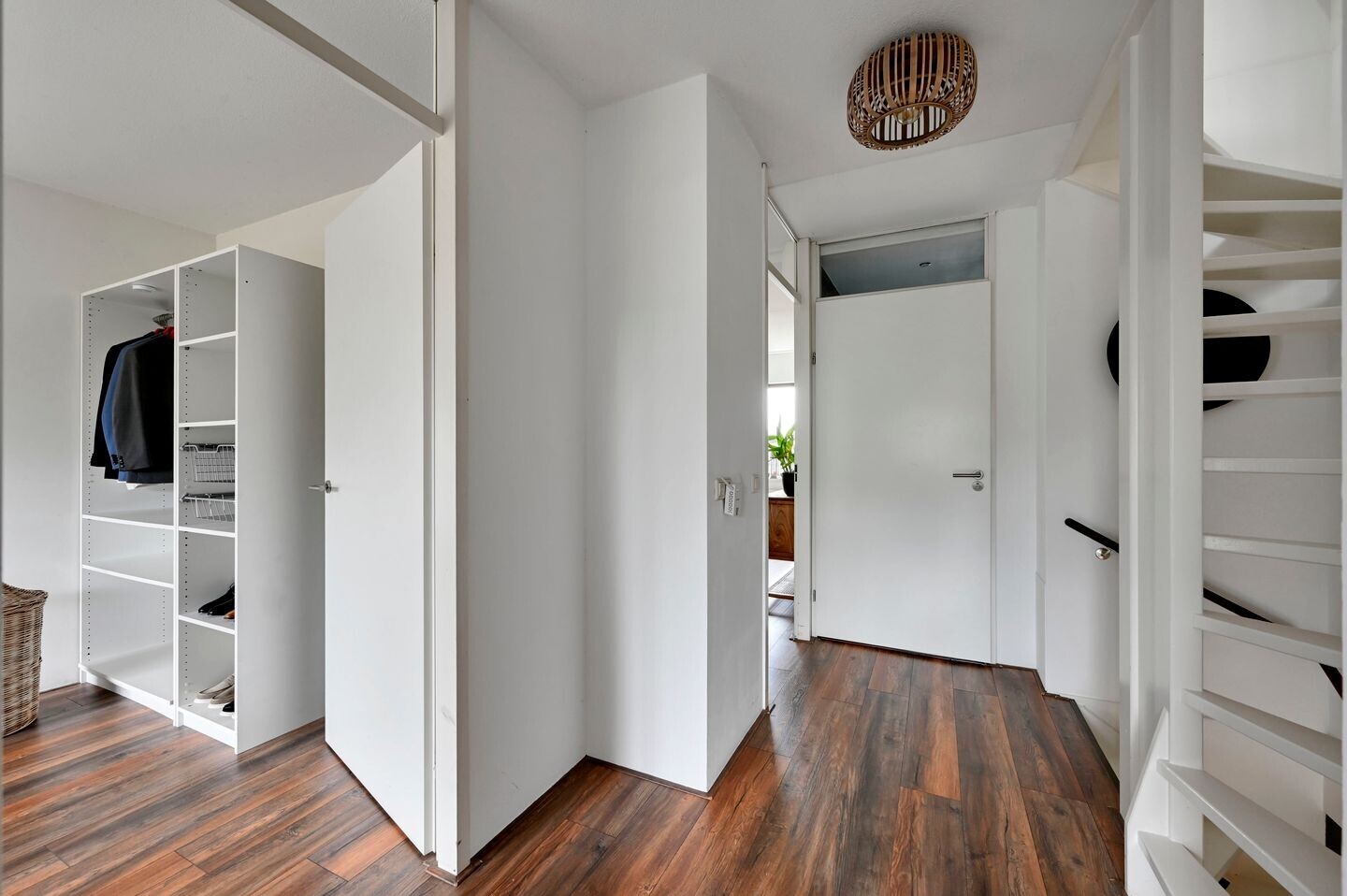 Tussenwoning te koop: Dodaarsoever 14, 'S-Gravenhage
