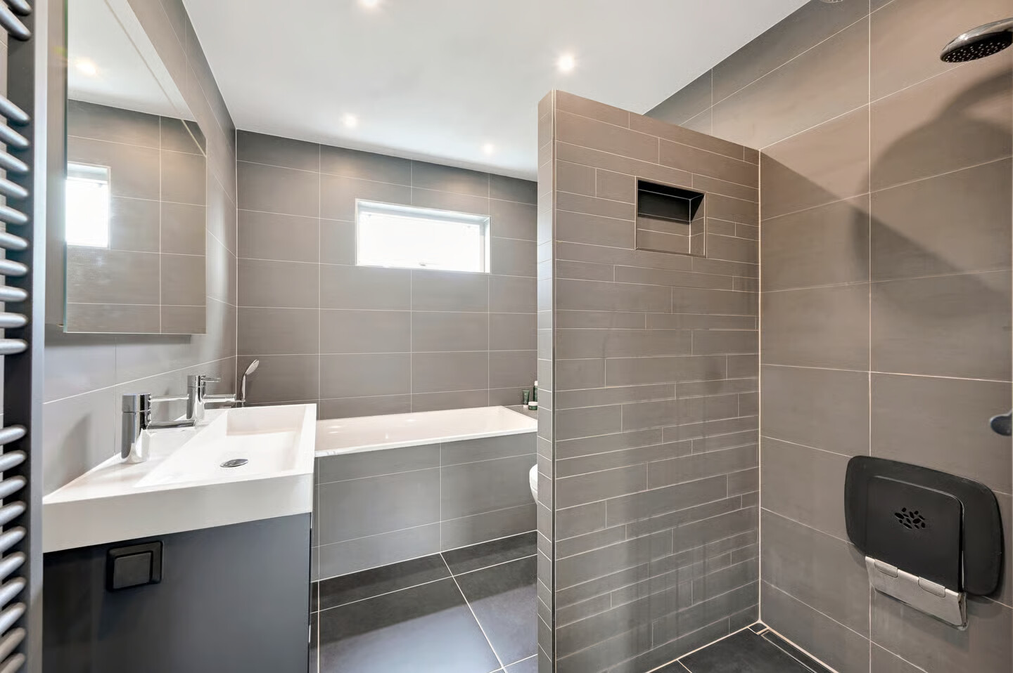 Tussenwoning te koop: Dodaarsoever 14, 'S-Gravenhage