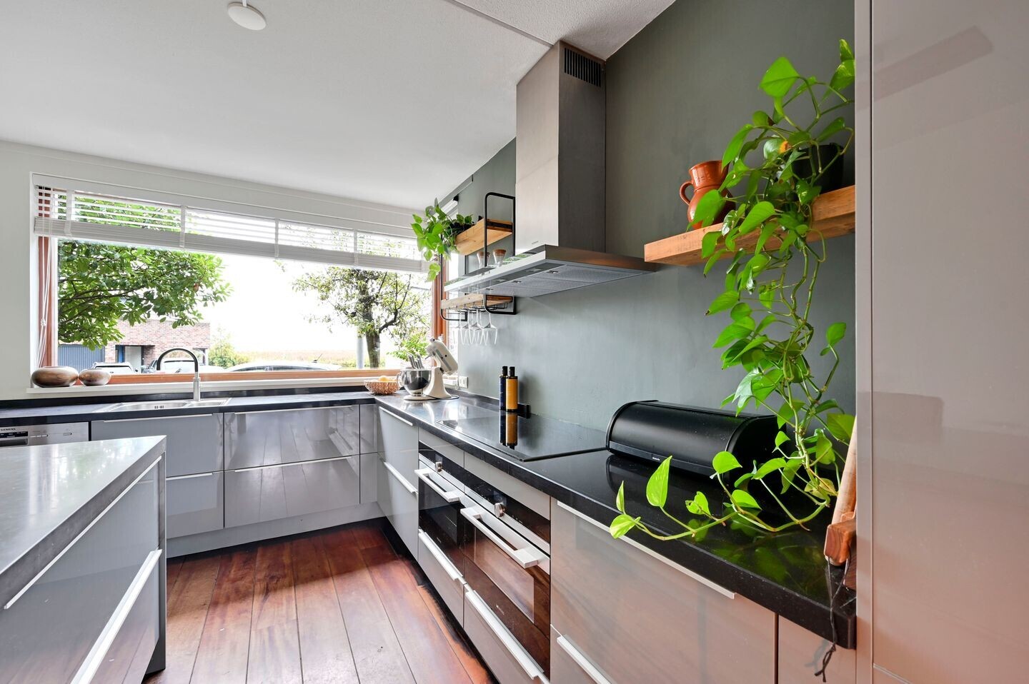 Tussenwoning te koop: Dodaarsoever 14, 'S-Gravenhage
