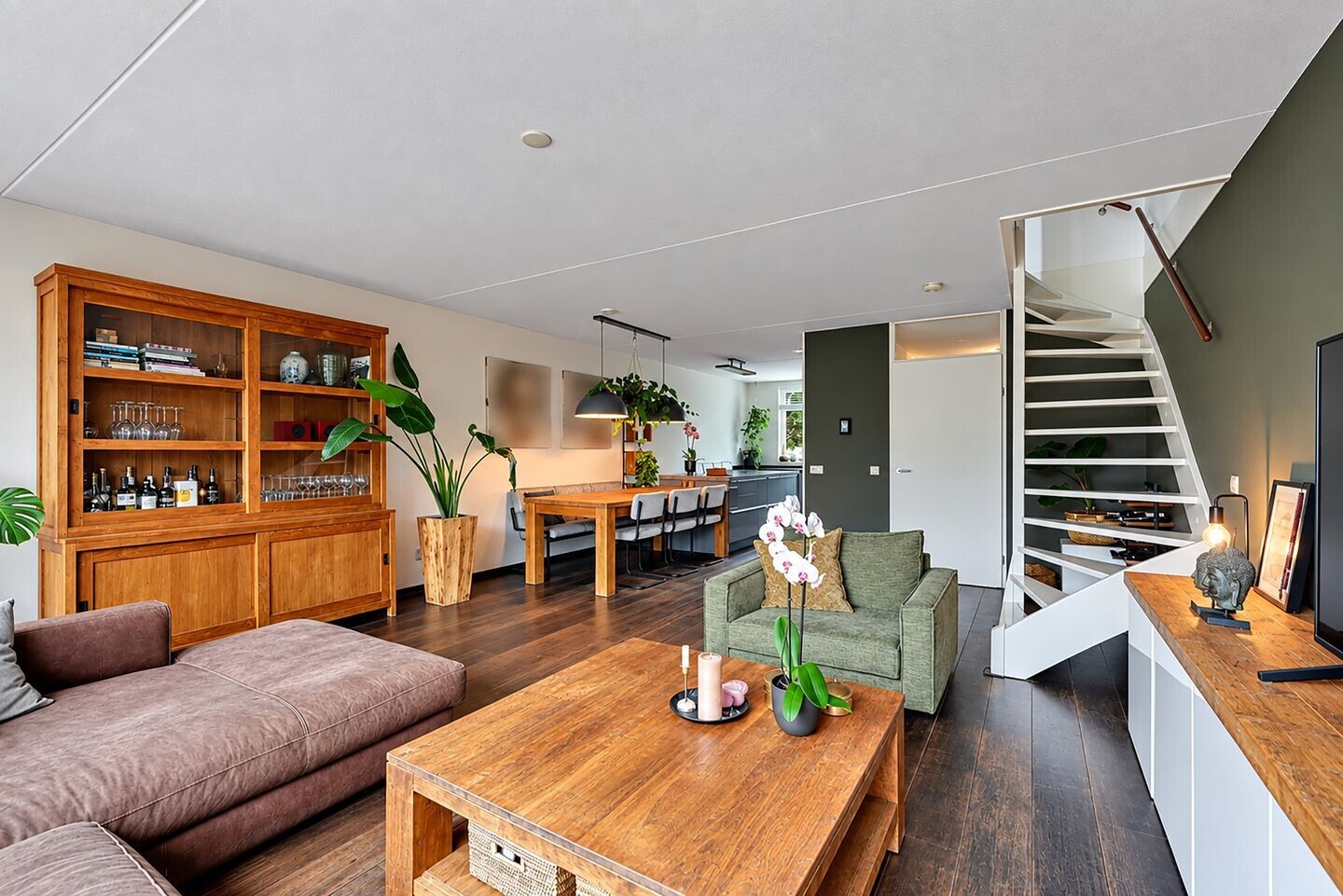 Tussenwoning te koop: Dodaarsoever 14, 'S-Gravenhage