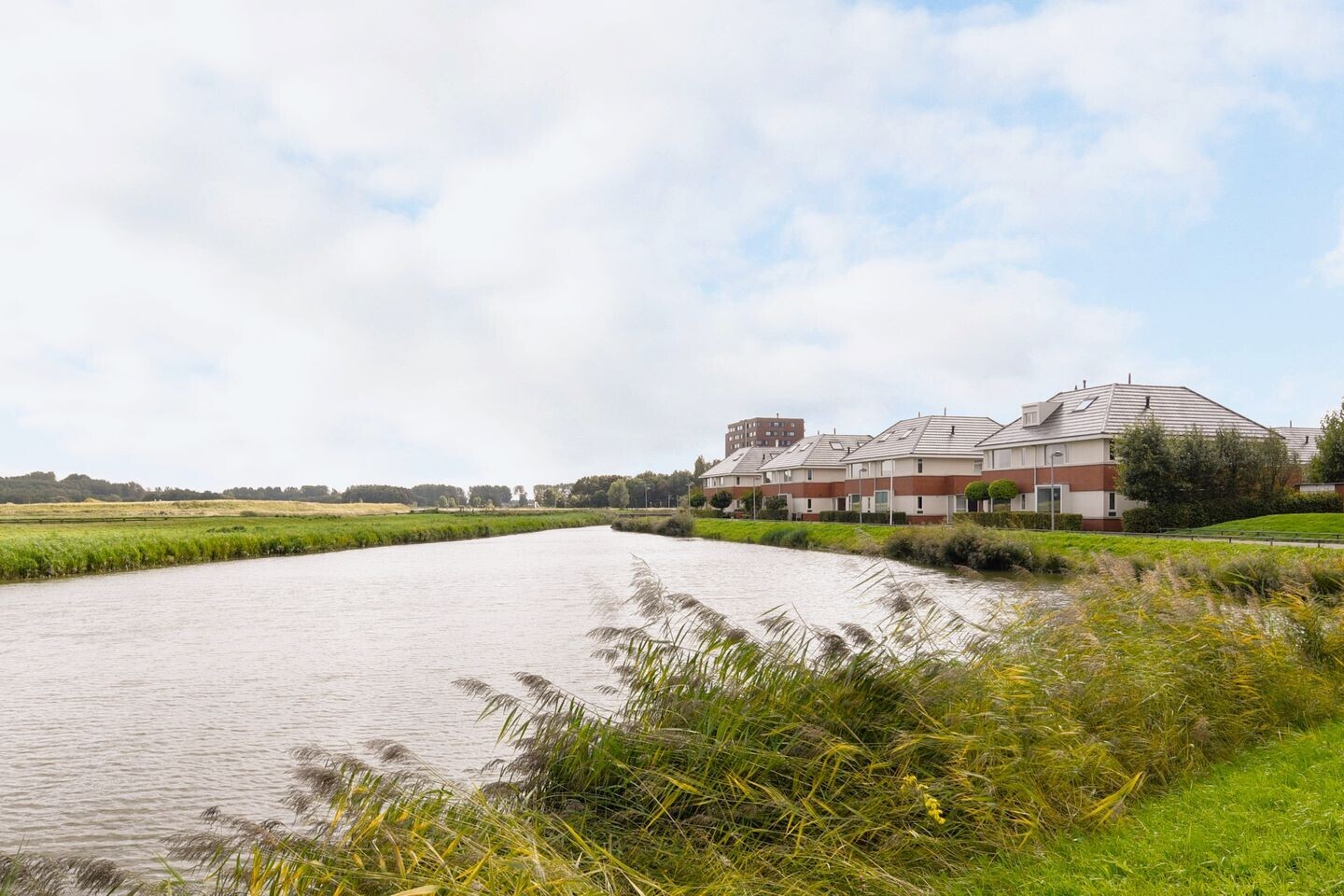 Twee-onder-één-kap te koop: Zwanenbloemkade 4, 'S-Gravenhage