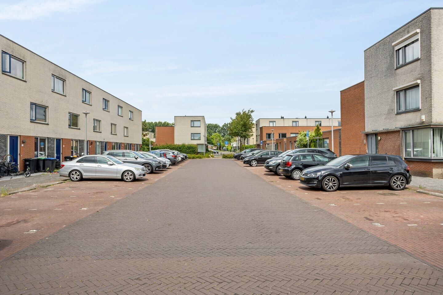 Tussenwoning te koop: Handbalstraat 3, 'S-Gravenhage