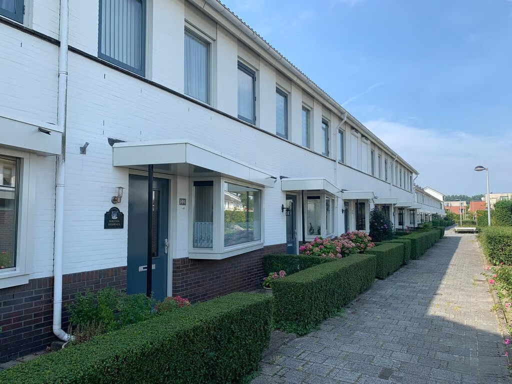 Tussenwoning te huur: Atletiekbaan 4, 'S-Gravenhage