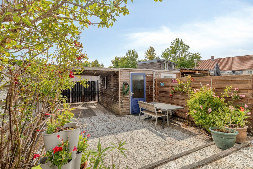Tussenwoning te koop: Weidevogellaan 63, 'S-Gravenhage