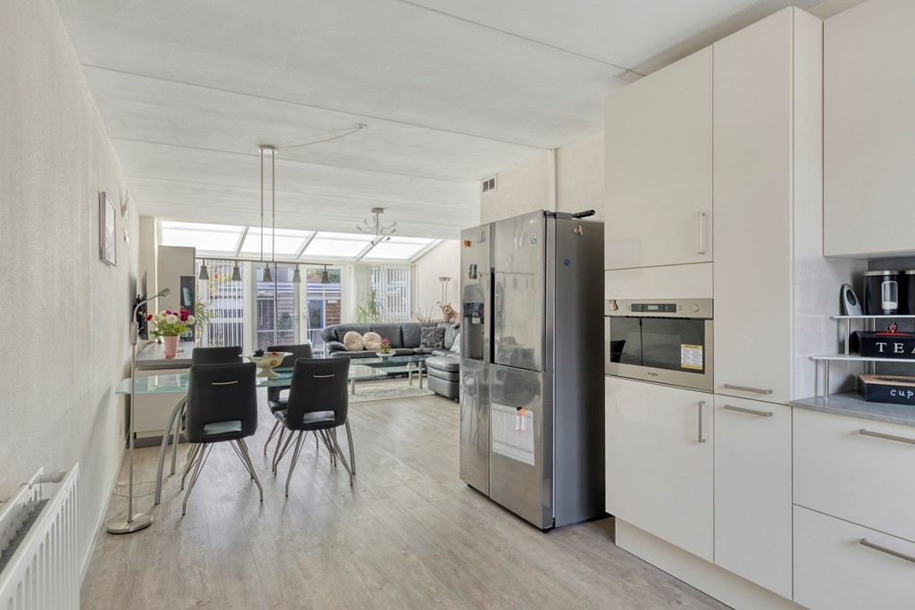Tussenwoning te koop: Weidevogellaan 63, 'S-Gravenhage
