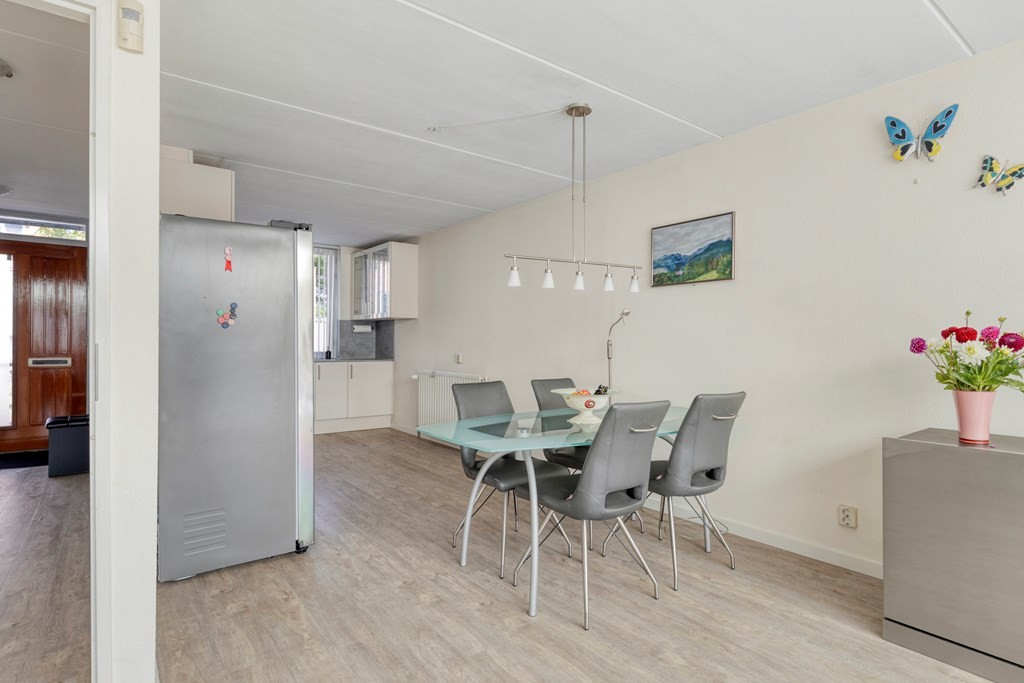 Tussenwoning te koop: Weidevogellaan 63, 'S-Gravenhage
