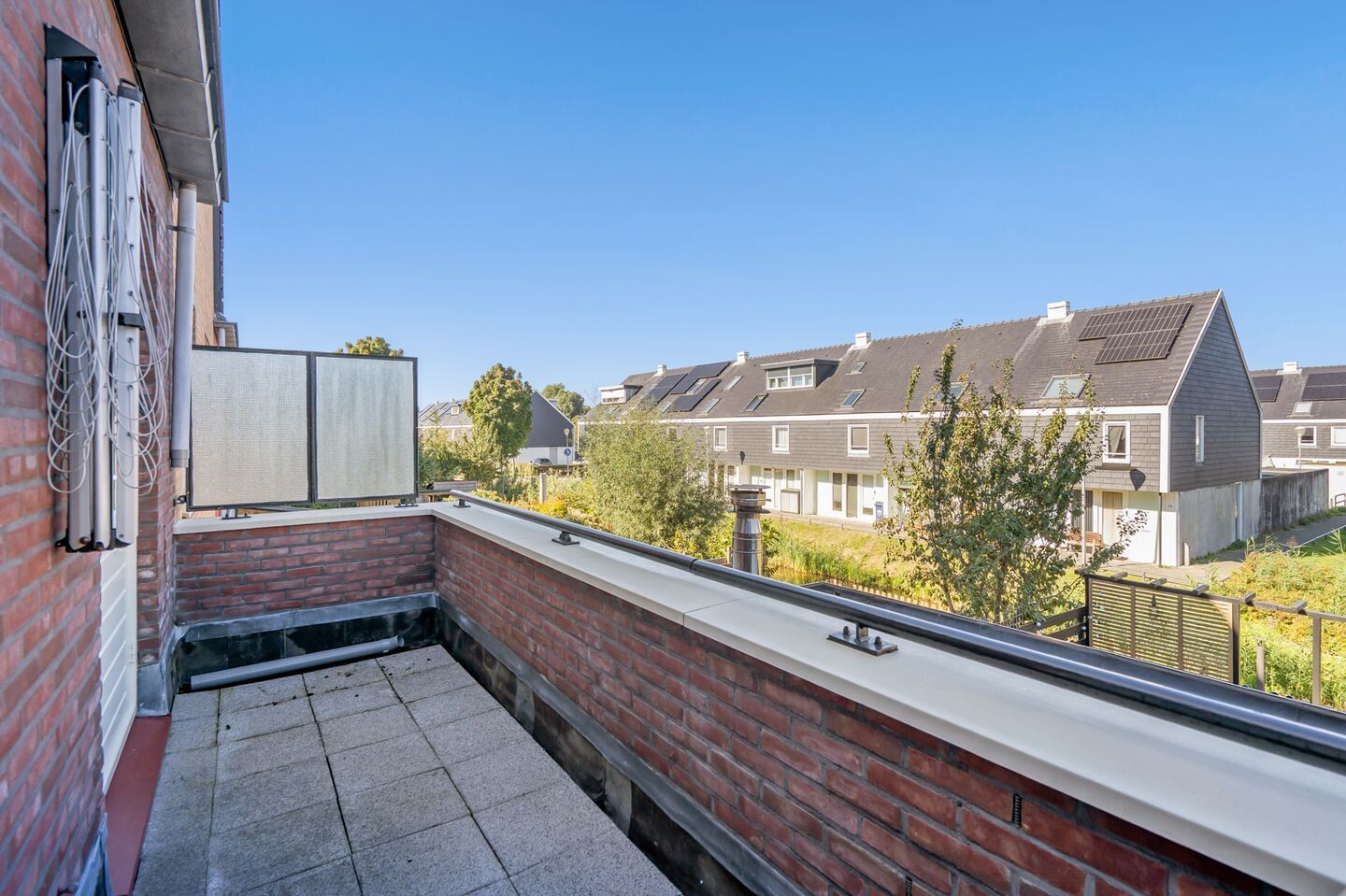 Tussenwoning te koop: Van Veendijk 49, 'S-Gravenhage