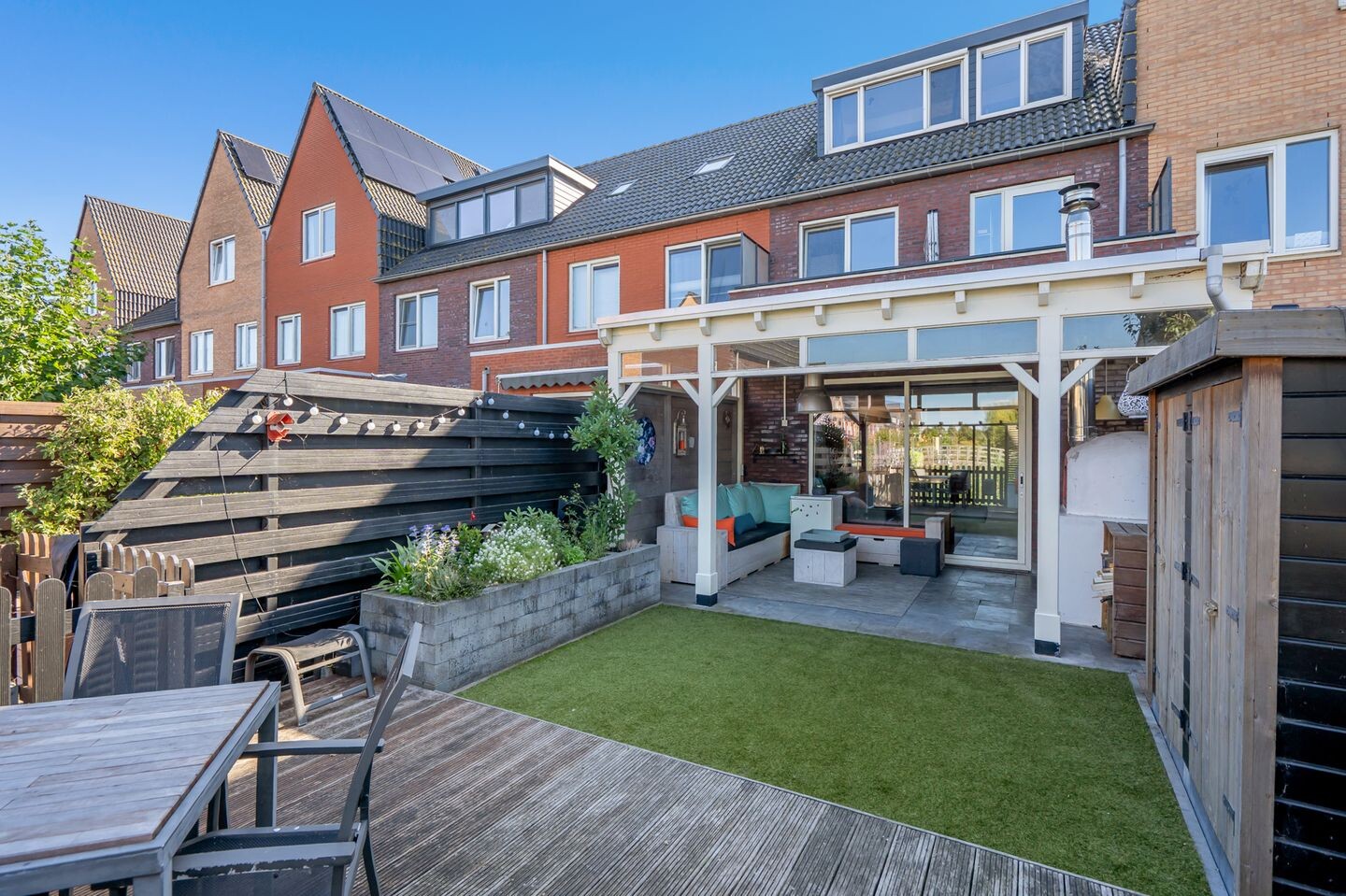 Tussenwoning te koop: Van Veendijk 49, 'S-Gravenhage