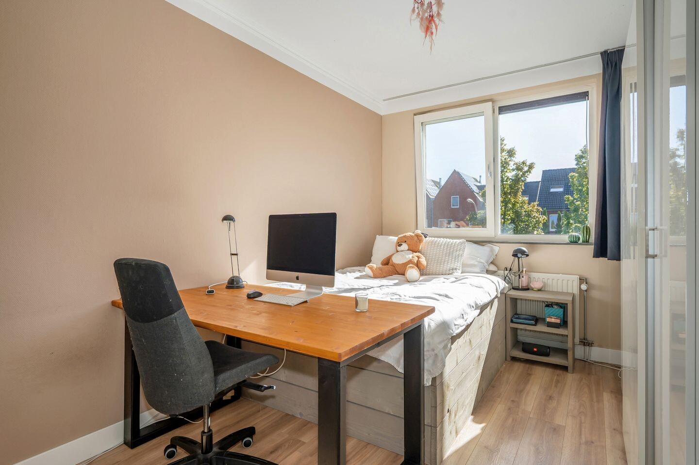 Tussenwoning te koop: Van Veendijk 49, 'S-Gravenhage
