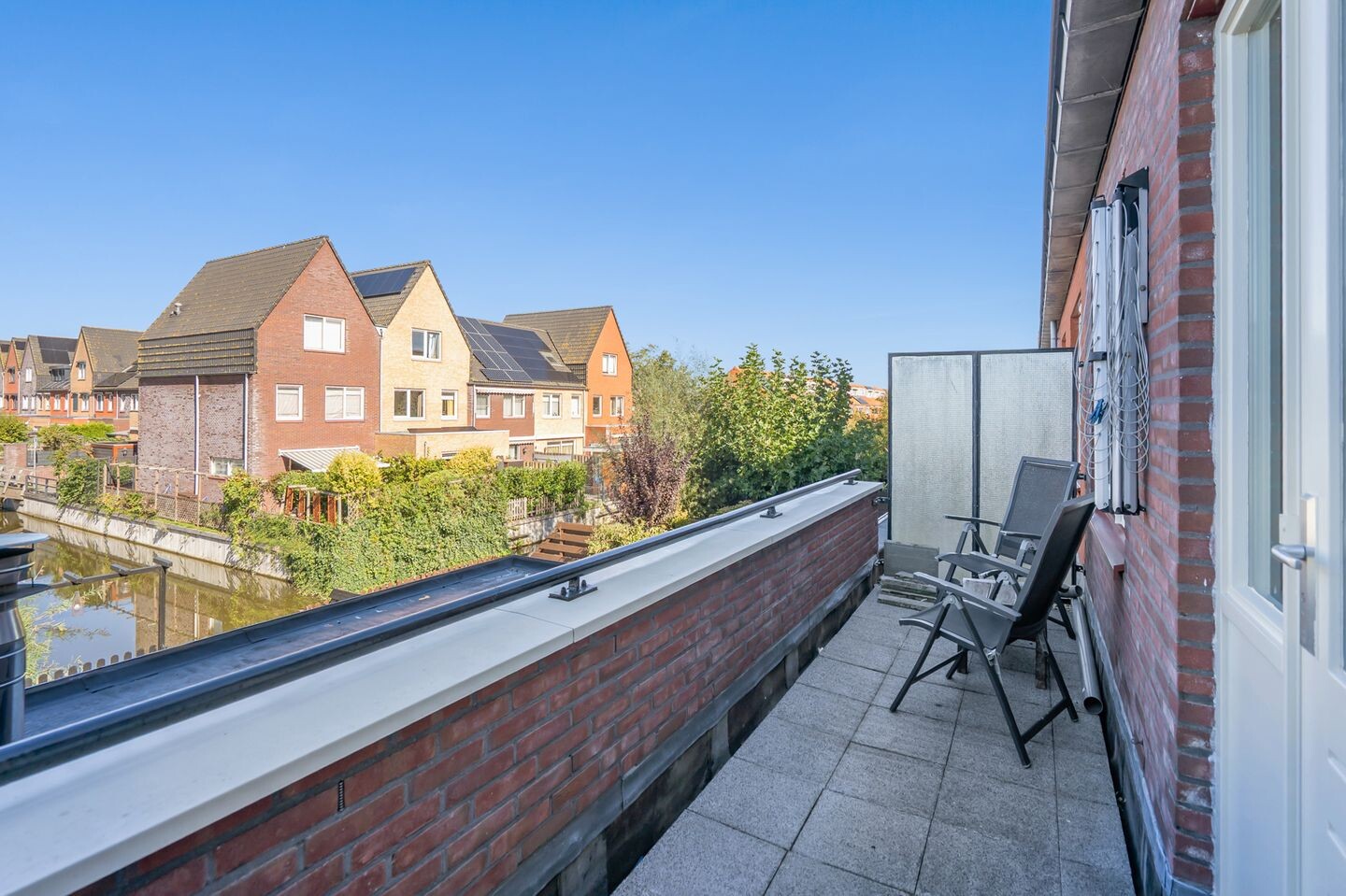 Tussenwoning te koop: Van Veendijk 49, 'S-Gravenhage