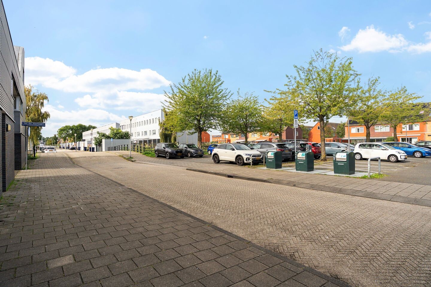 Tussenwoning te koop: Van der Voortvaart 11, 'S-Gravenhage